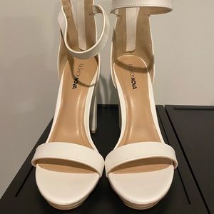 White heels sz 8 brand new never been worn
